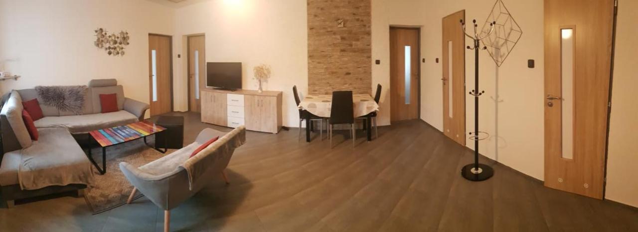 Apartmany Puskarcikova هاراشوف المظهر الخارجي الصورة